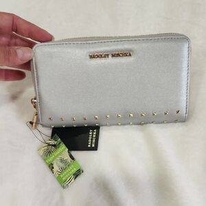 🤍🤍 Badgley Mischka  Silver Wallet NWT 🤍🤍